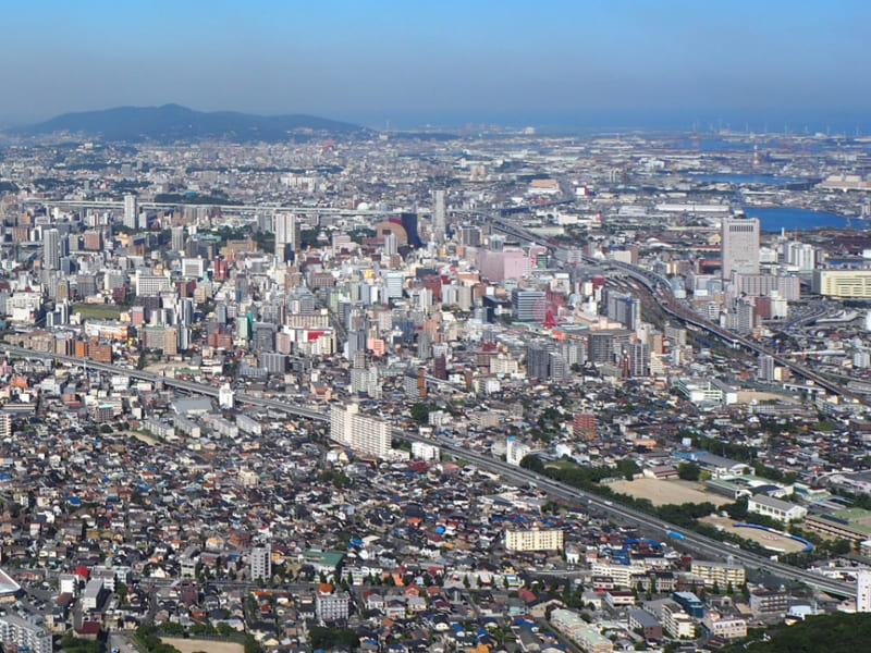 地域密着の安定した仕事:小文字山から見る北九州市の景色画像